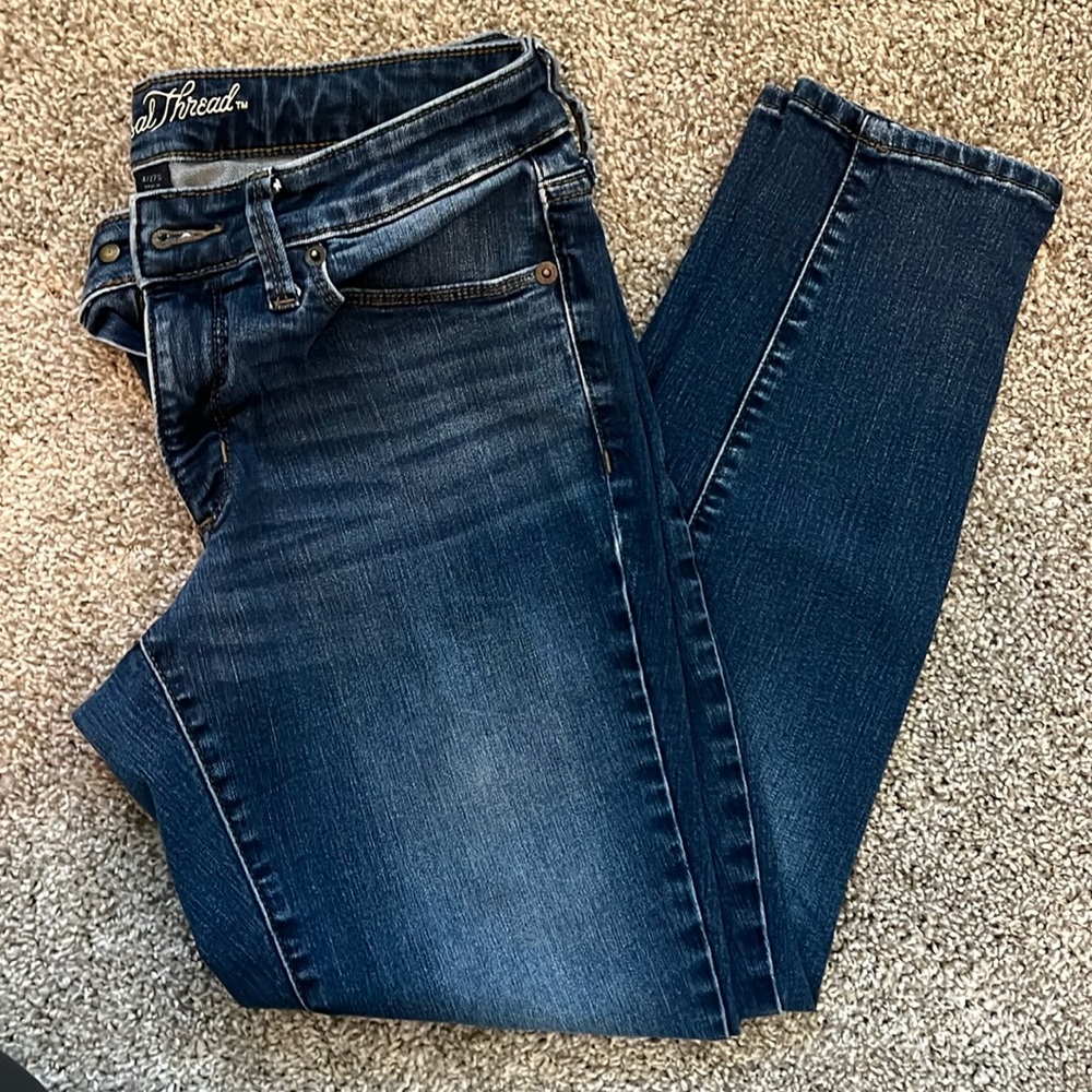 Universal Thread 4 Short Mid-Rise Skinny Jeans